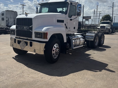 2022 MACK PINNACLE Daycab #3877