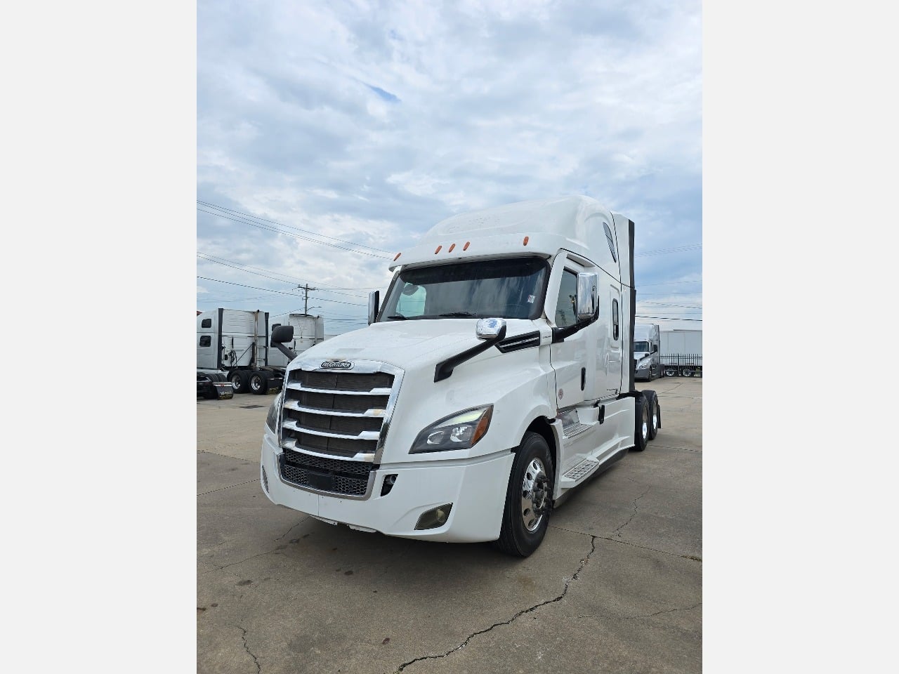2023 FREIGHTLINER CASCADIA Sleeper #1 2023 FREIGHTLINER CASCADIA Sleeper #1