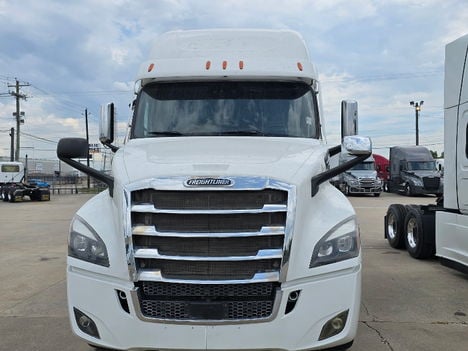 2023 FREIGHTLINER CASCADIA Sleeper #3879 2023 FREIGHTLINER CASCADIA Sleeper #3879