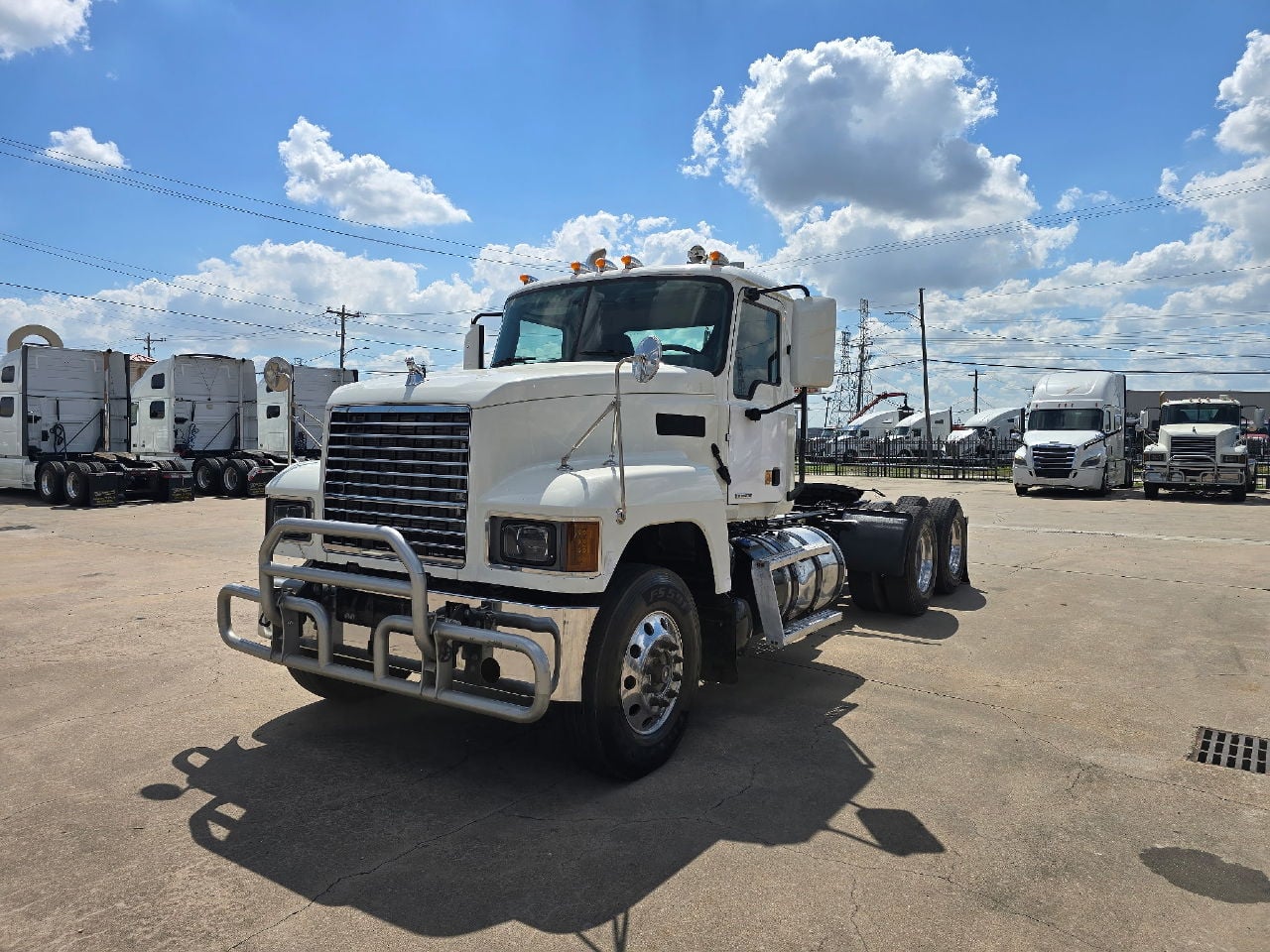 2020 MACK PINNACLE Daycab #1 2020 MACK PINNACLE Daycab #1