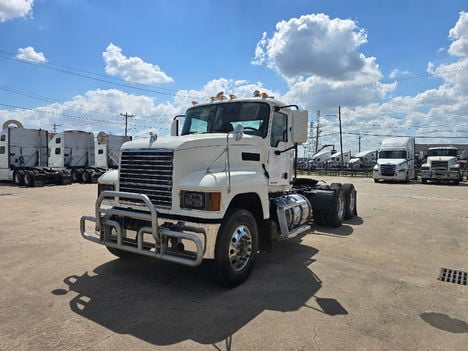 2020 MACK PINNACLE Daycab #3882 2020 MACK PINNACLE Daycab #3882