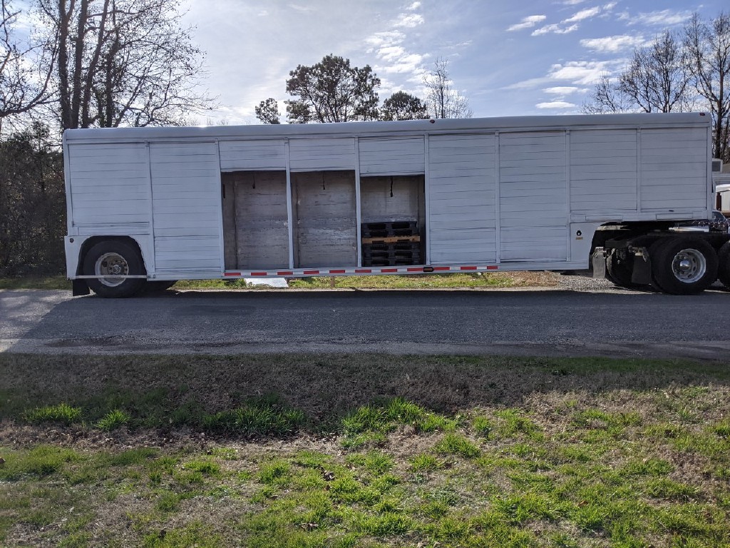 USED 2015 MICKEY 18 BAY BEVERAGE TRAILER #1124