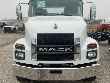 2023 MACK MD7 Hooklift Truck