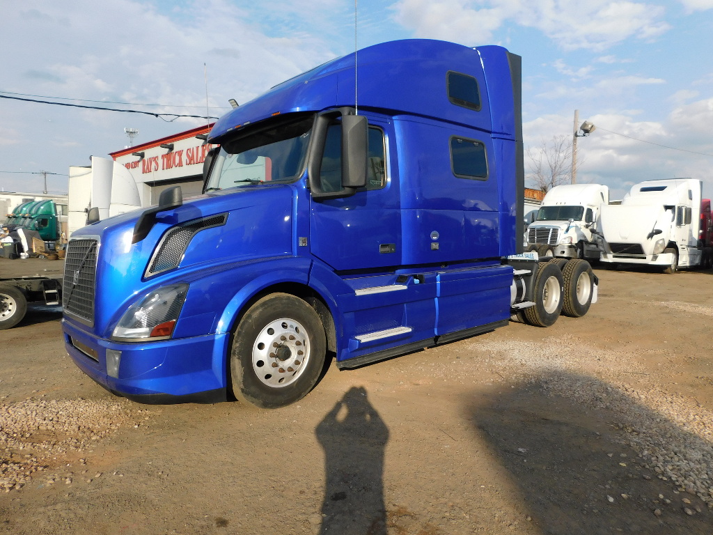2016 VOLVO VNL-780 TANDEM AXLE SLEEPER FOR SALE #1861