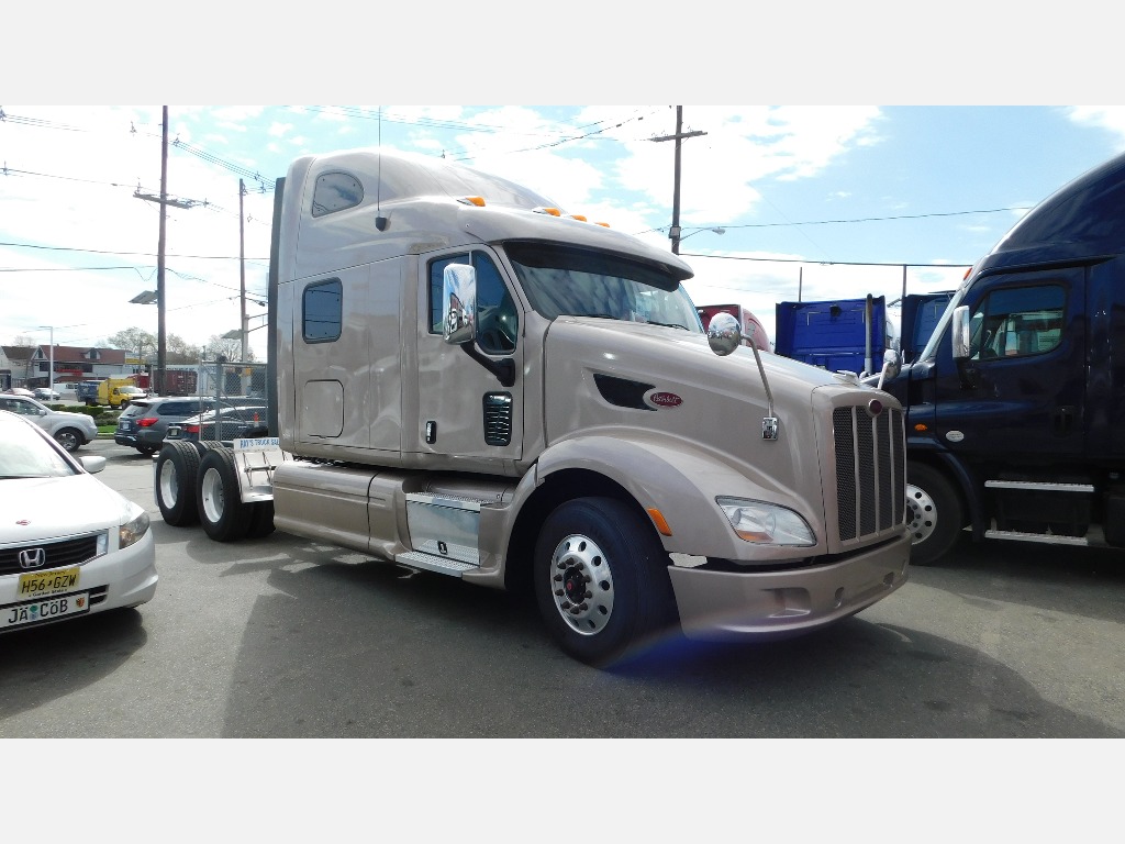 2015 Peterbilt 587 Tandem Axle Sleeper For Sale 1863