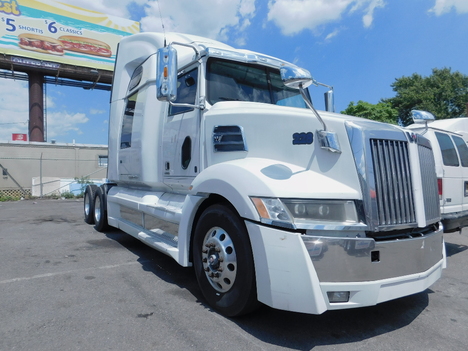 2016 WESTERN STAR 5700XE Tandem Axle Sleeper #2063