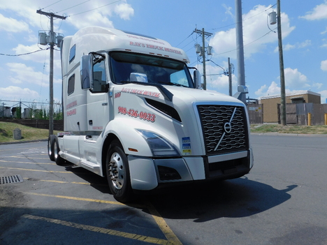 USED 2020 VOLVO VNL-860 TANDEM AXLE SLEEPER TRUCK #2213