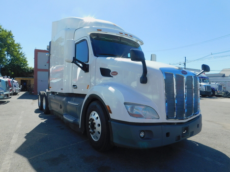 USED 2017 PETERBILT 579 TANDEM AXLE SLEEPER TRUCK #2258
