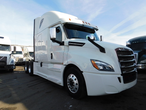 2018 FREIGHTLINER CASCADIA126 Tandem Axle Sleeper #2293