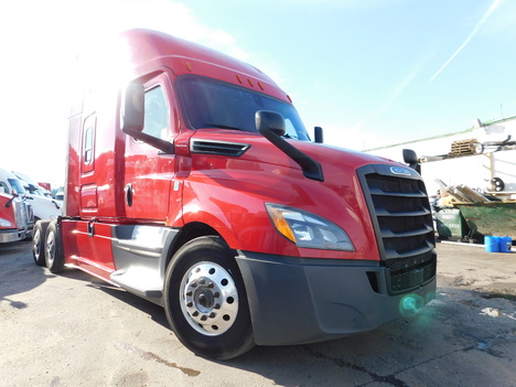 2018 FREIGHTLINER CASCADIA126 Tandem Axle Sleeper #2299