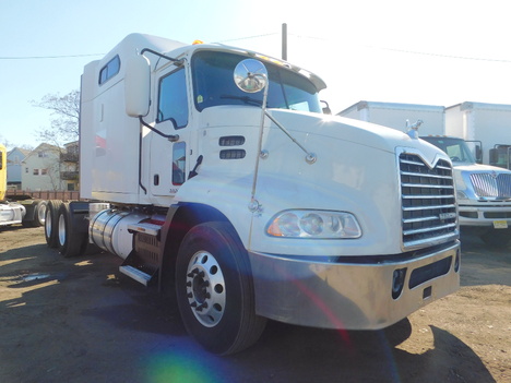 USED 2016 MACK CXU613 TANDEM AXLE SLEEPER TRUCK #2424