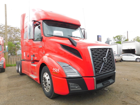 USED 2019 VOLVO VNL-760 TANDEM AXLE SLEEPER TRUCK #2463