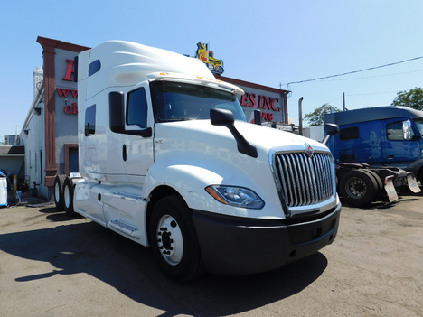USED 2019 INTERNATIONAL LT625 TANDEM AXLE SLEEPER TRUCK #2472