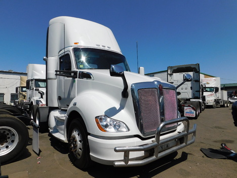 USED 2016 KENWORTH T680 TANDEM AXLE DAYCAB TRUCK #2474