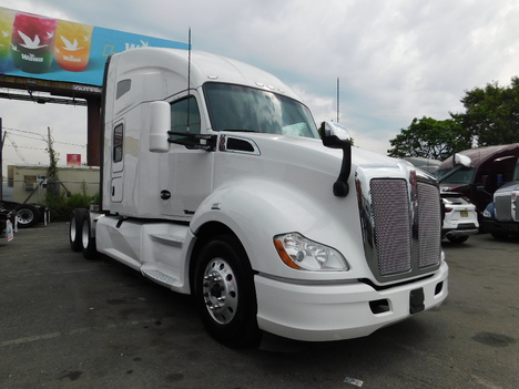 USED 2019 KENWORTH T-680 TANDEM AXLE SLEEPER TRUCK #2529