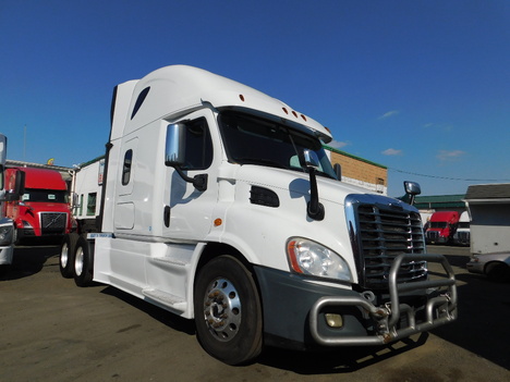 USED 2018 FREIGHTLINER CASCADIA TANDEM AXLE SLEEPER TRUCK #2549
