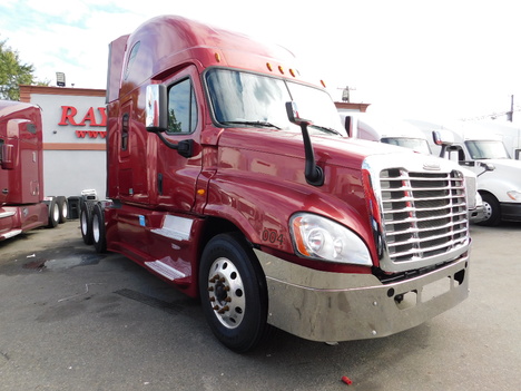 USED 2017 FREIGHTLINER CASCADIA TANDEM AXLE SLEEPER TRUCK #2560