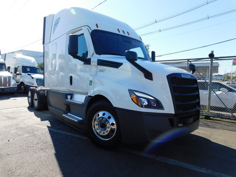 USED 2020 FREIGHTLINER CASCADIA TANDEM AXLE SLEEPER TRUCK #2565