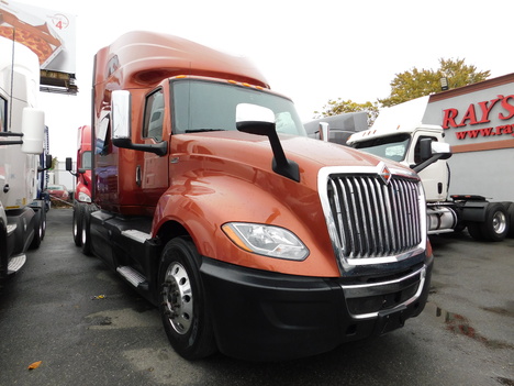 USED 2019 INTERNATIONAL LT625 TANDEM AXLE SLEEPER TRUCK #2580