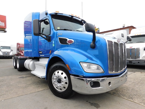 USED PETERBILT 579 TANDEM AXLE SLEEPER TRUCK #2587