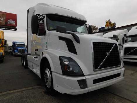 USED 2019 VOLVO VNL TANDEM AXLE SLEEPER TRUCK #2596
