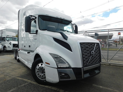 2020-volvo-vnl-760-tandem-axle-sleeper #3045