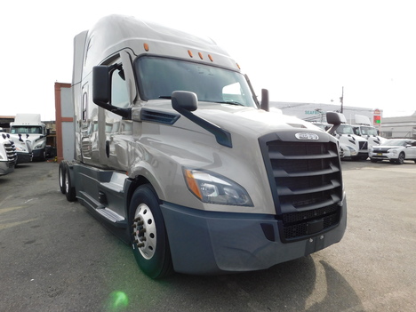 2021-freightliner-cascadia-tandem-axle-sleeper #3054
