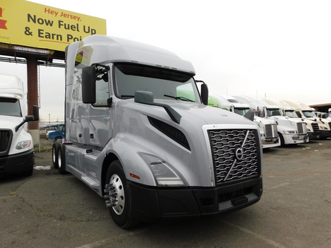 2020-volvo-vln740-tandem-axle-sleeper #3063