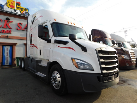 2021 FREIGHTLINER CASCADIA Tandem Axle Sleeper #3066