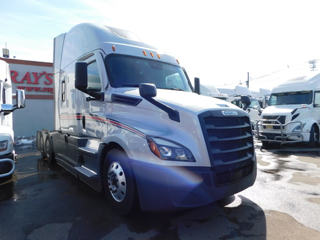 2021 FREIGHTLINER CASCADIA Tandem Axle Sleeper #3081