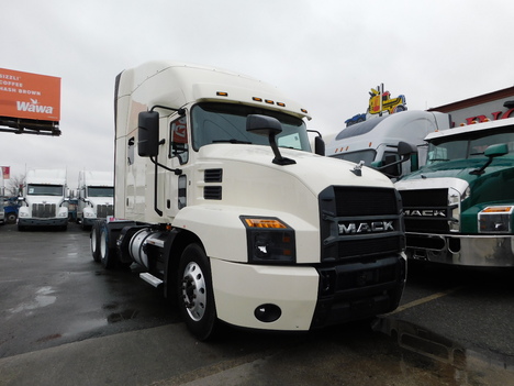 2021-mack-anthem-tandem-axle-sleeper #3082