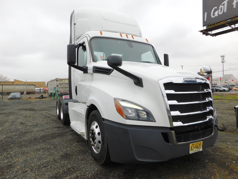 2020-freightliner-cascadia-tandem-axle-daycab #3095
