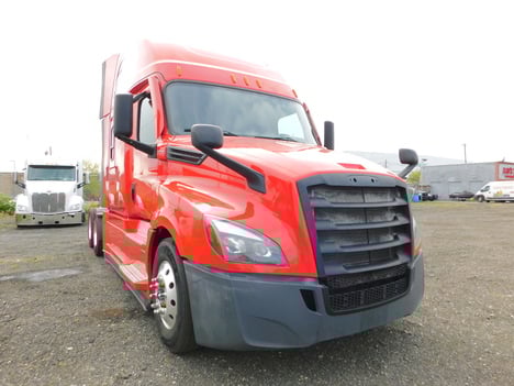 2021 FREIGHTLINER CASCADIA Tandem Axle Sleeper #3108