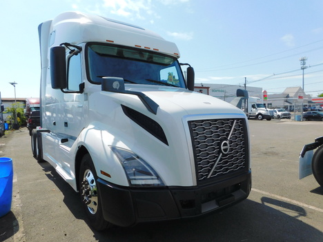 2021-volvo-vnl-760-tandem-axle-sleeper #3117