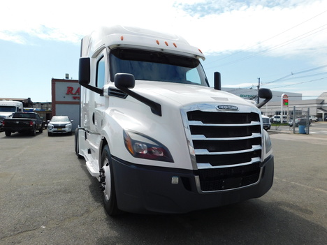 2020-freightliner-cascadia-tandem-axle-sleeper #3119