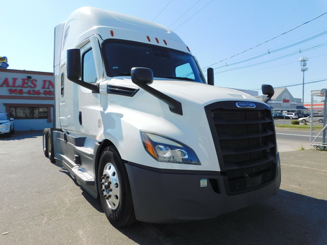 2022-freightliner-cascadia-tandem-axle-sleeper #3122