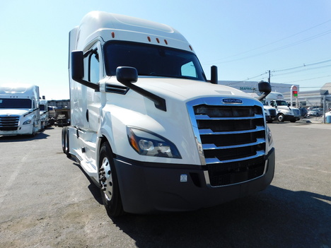 2020-freightliner-cascadia-tandem-axle-sleeper #3123