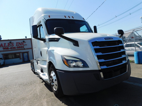 2021-freightliner-cascadia-tandem-axle-sleeper #3124