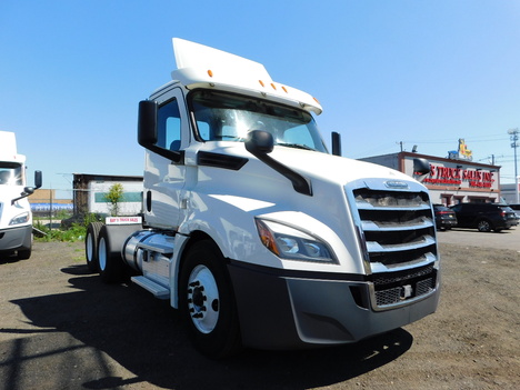 2019-freightliner-cascadia-tandem-axle-sleeper #3127