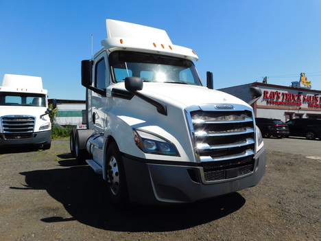 2018-freightliner-cascadia-tandem-axle-sleeper #3128