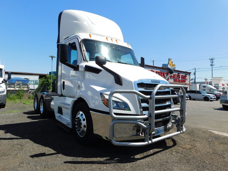 2021-freightliner-cascadia-tandem-axle-sleeper #3129