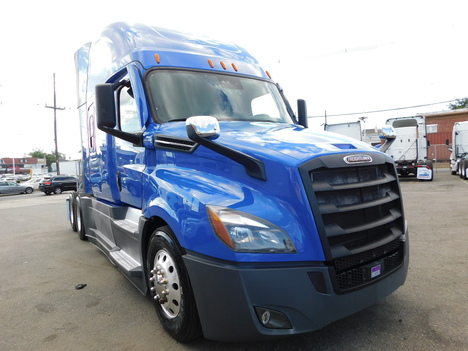 2020-freightliner-cascadia-tandem-axle-sleeper #3159