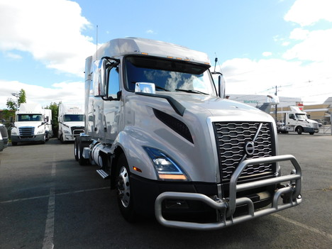 2020-volvo-vnl-740-tandem-axle-sleeper #3162