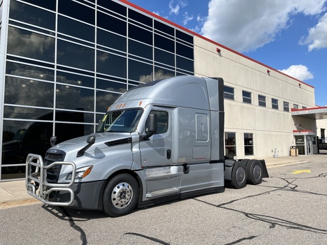 2024-freightliner-cascadia-126-tandem-axle-sleeper #1779