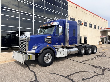 2020 FREIGHTLINER 122SD Tri-Axle Sleeper #1845