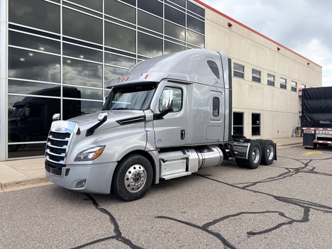 2022 FREIGHTLINER CASCADIA 126 Tandem Axle Sleeper #1848