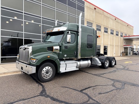 2022 WESTERN STAR 49X Tandem Axle Sleeper #1849