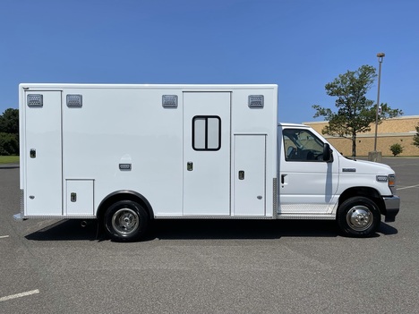 REMOUNTED 2023 FORD E450 TYPE III AMBULANCE TRUCK #$vid