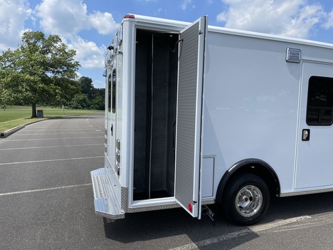 REMOUNTED 2023 FORD E450 TYPE III AMBULANCE TRUCK #$vid