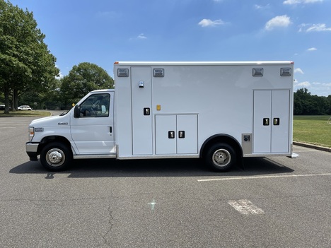 REMOUNTED 2023 FORD E450 TYPE III AMBULANCE TRUCK #$vid